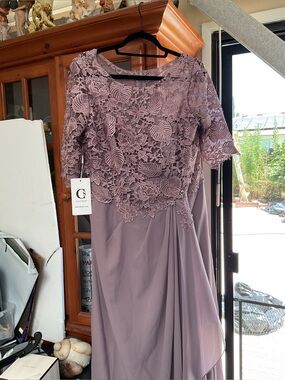 CHIC SEW Elegant Lace & Chiffon Evening Dress in Dusty Lavender by C